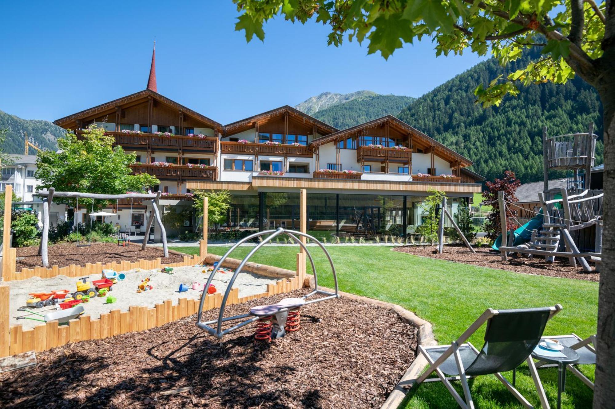 Familienhotel Huber Valles Eksteriør billede